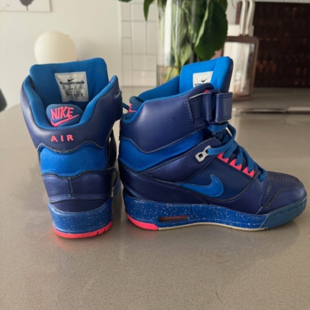 Size 5.5 - Nike Air Revolution Sky High WMNS 599410-401